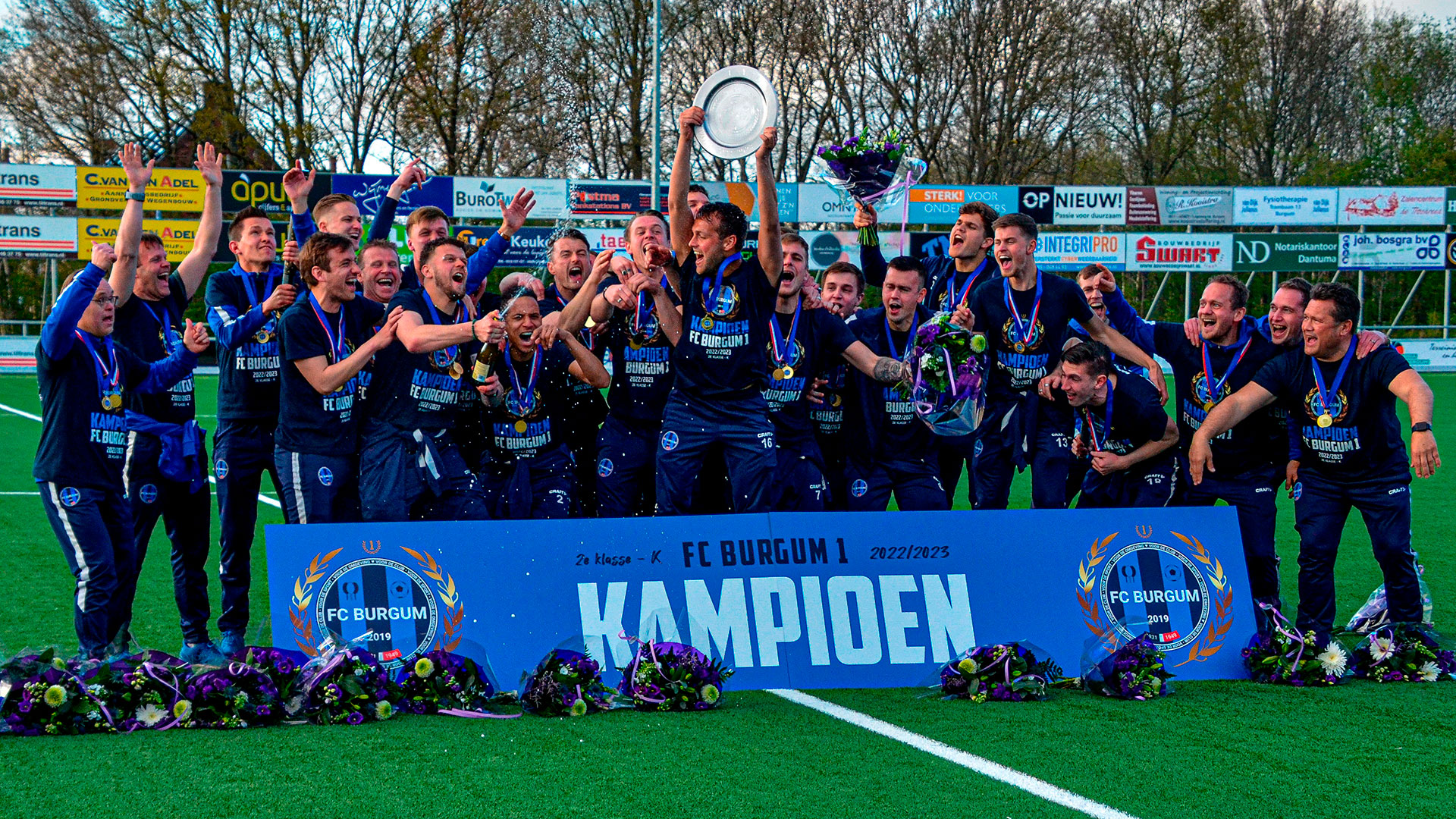 🎥 Het eerste kampioenschap van FC Burgum in beeld en geluid🏆💙
