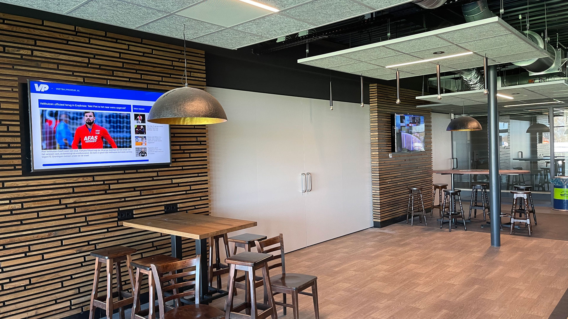 Nije Westermar is elftal aan informatieschermen rijker